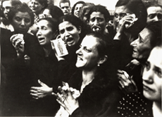 ロバート・キャパ｜ナポリの母親たち、1943年10月2日