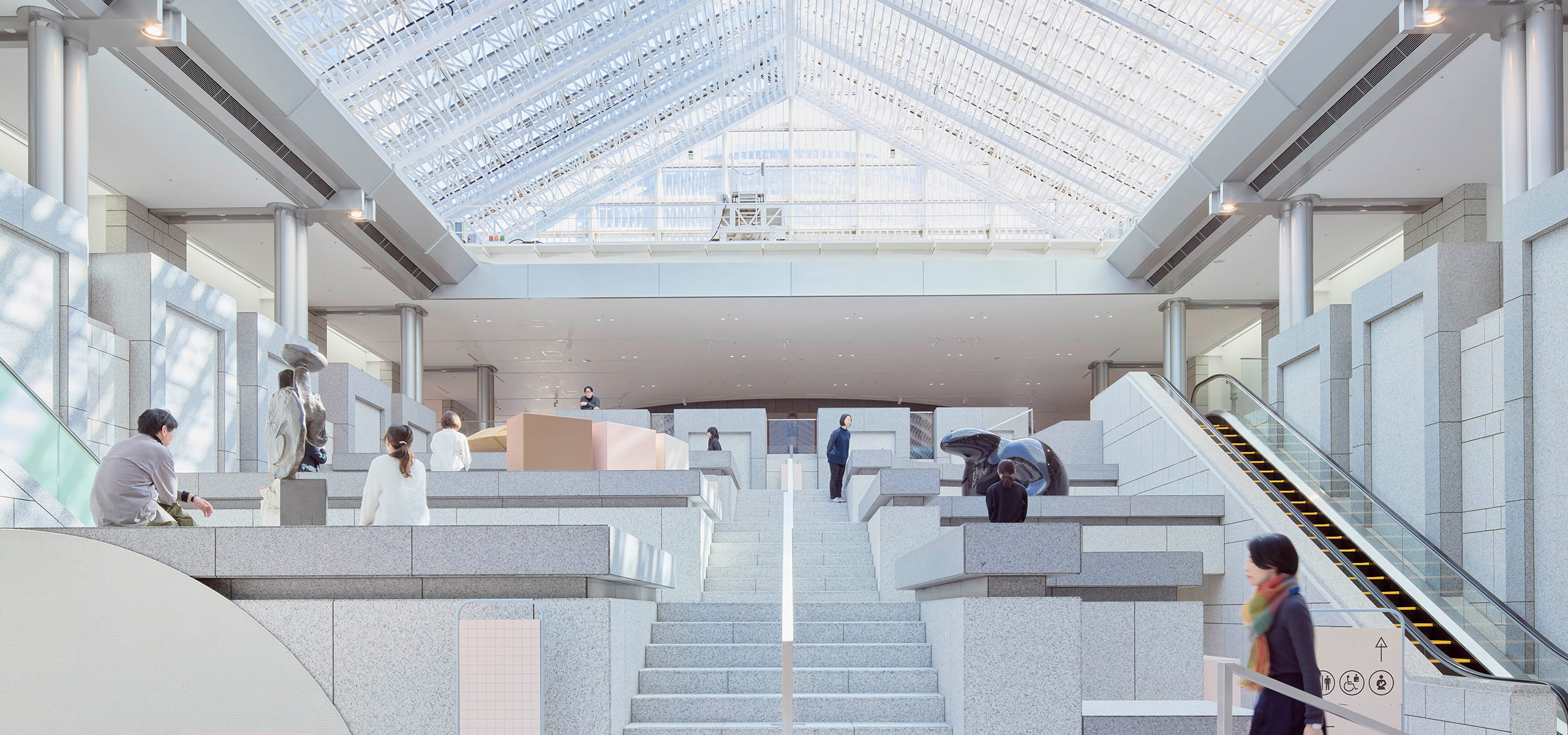 YOKOHAMA MUSEUM OF ART | grand staircase