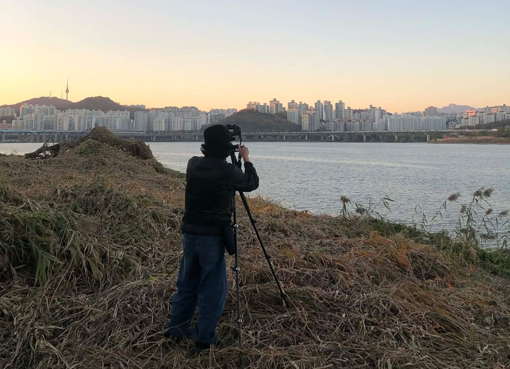 【アーティストとひらく】
鎌田友介　ソウルでの調査風景